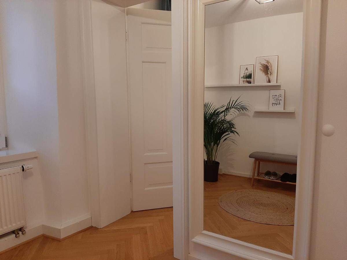 شقة Zentrale Lage I Historisch I Parkplatz I Fahrradkeller اشتراوبينغ المظهر الخارجي الصورة